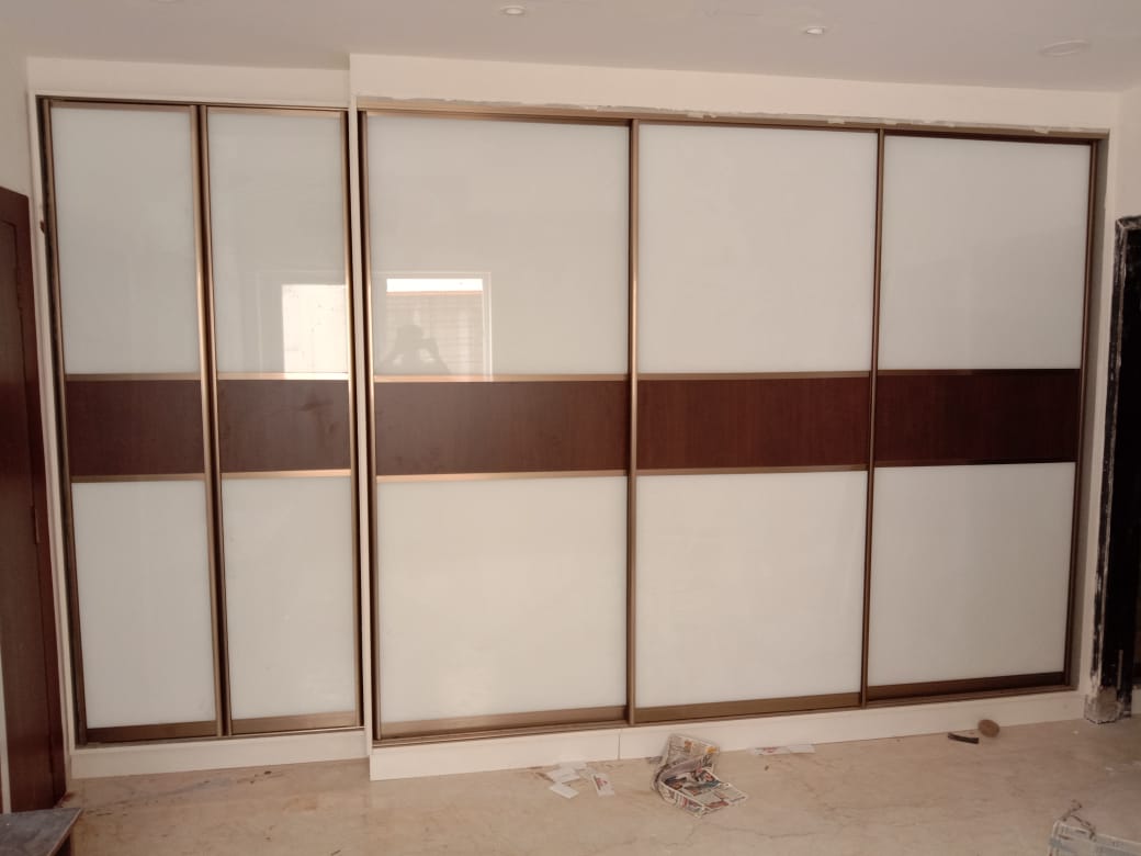 lowest-price-lacquer-glass-wardrobe-designs-in-gurgaon-gurugram-best-price-cheapest-price-glass-wardrobe-gurgaon-india